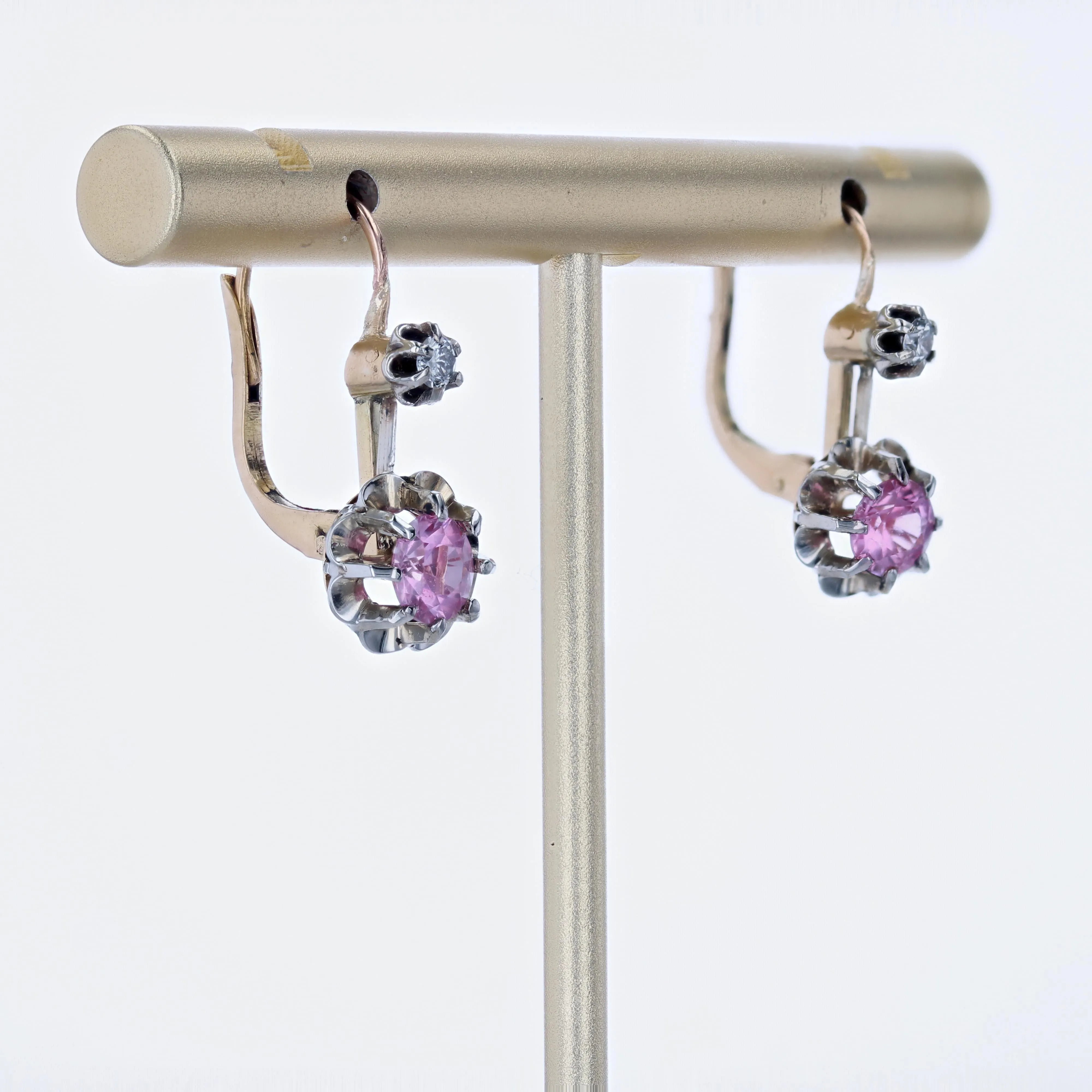 20th Century Pink Sapphire 18 Karat yellow Gold Platinum Lever Back Earrings