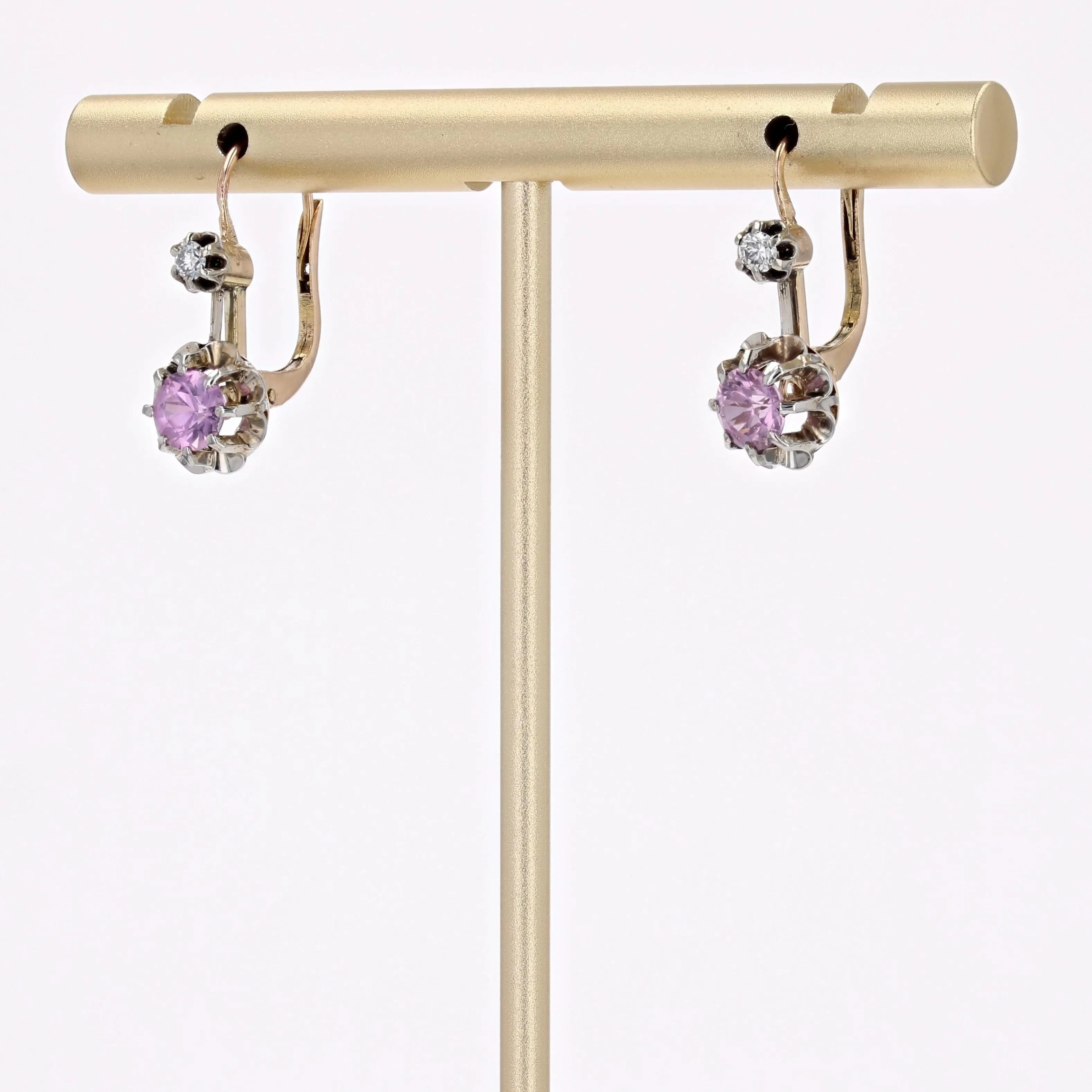 20th Century Pink Sapphire 18 Karat yellow Gold Platinum Lever Back Earrings