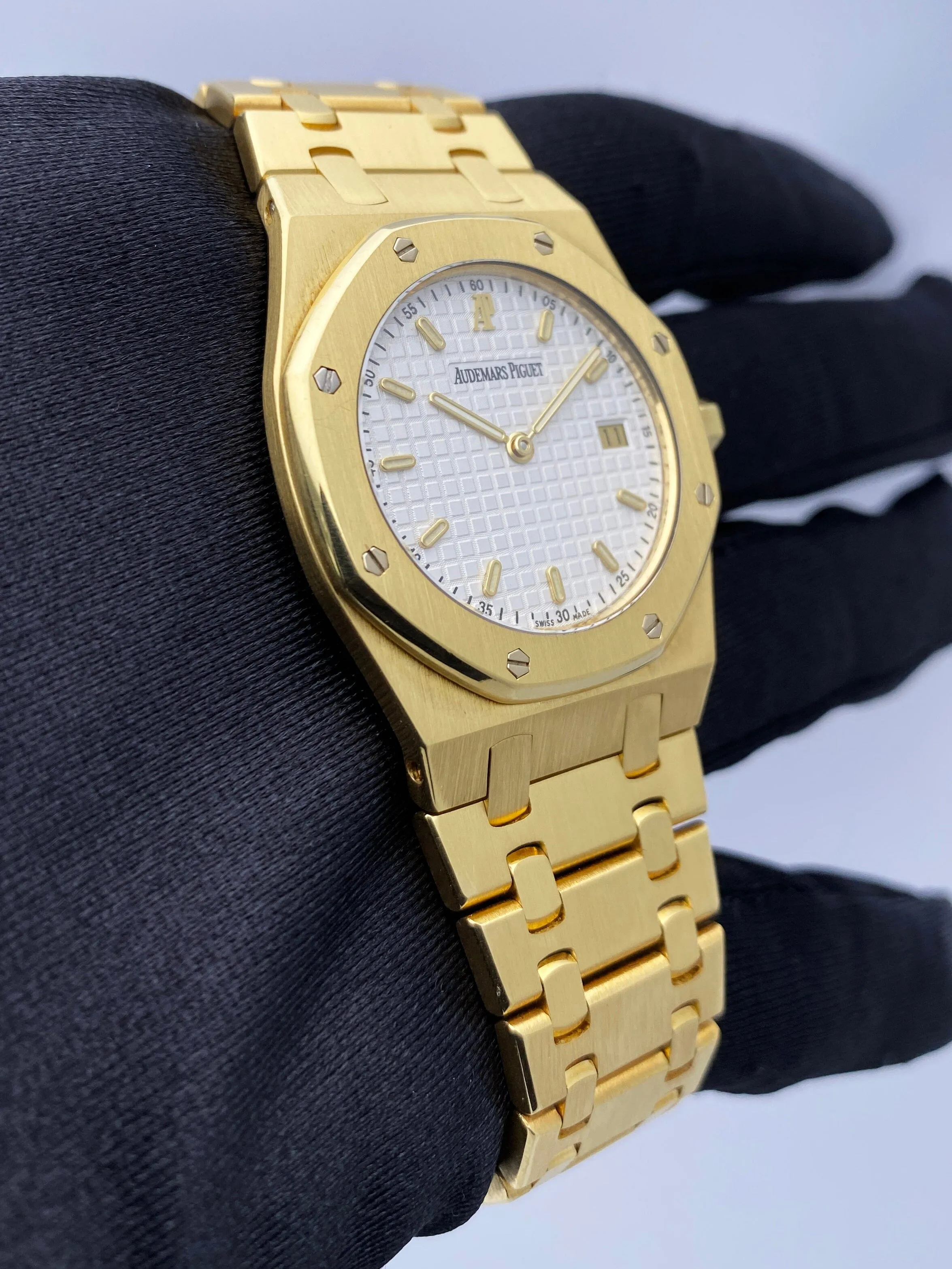 Audemars Piguet Royal Oak 56175BA White Dial 18K Yellow Gold Watch