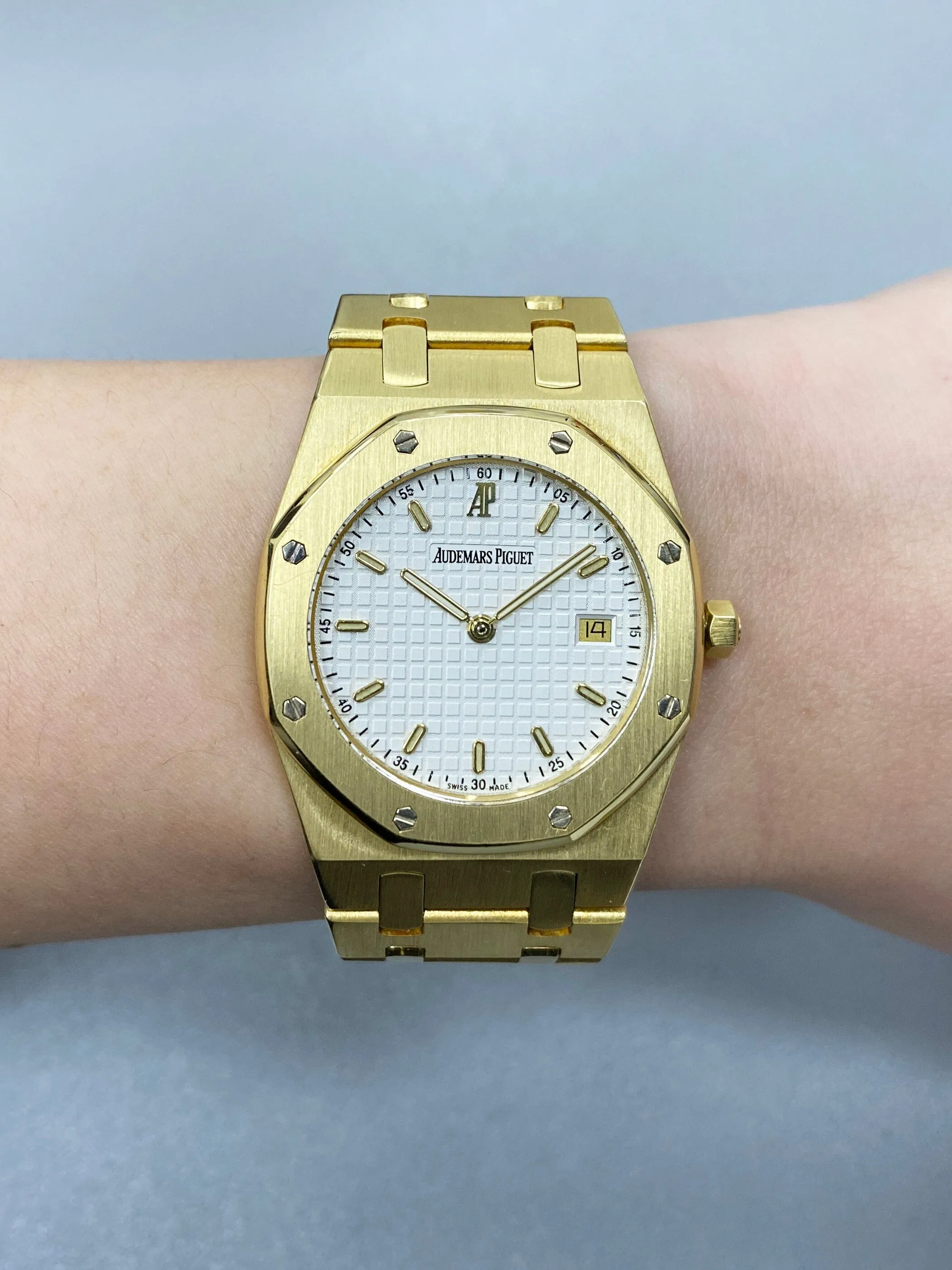 Audemars Piguet Royal Oak 56175BA White Dial 18K Yellow Gold Watch