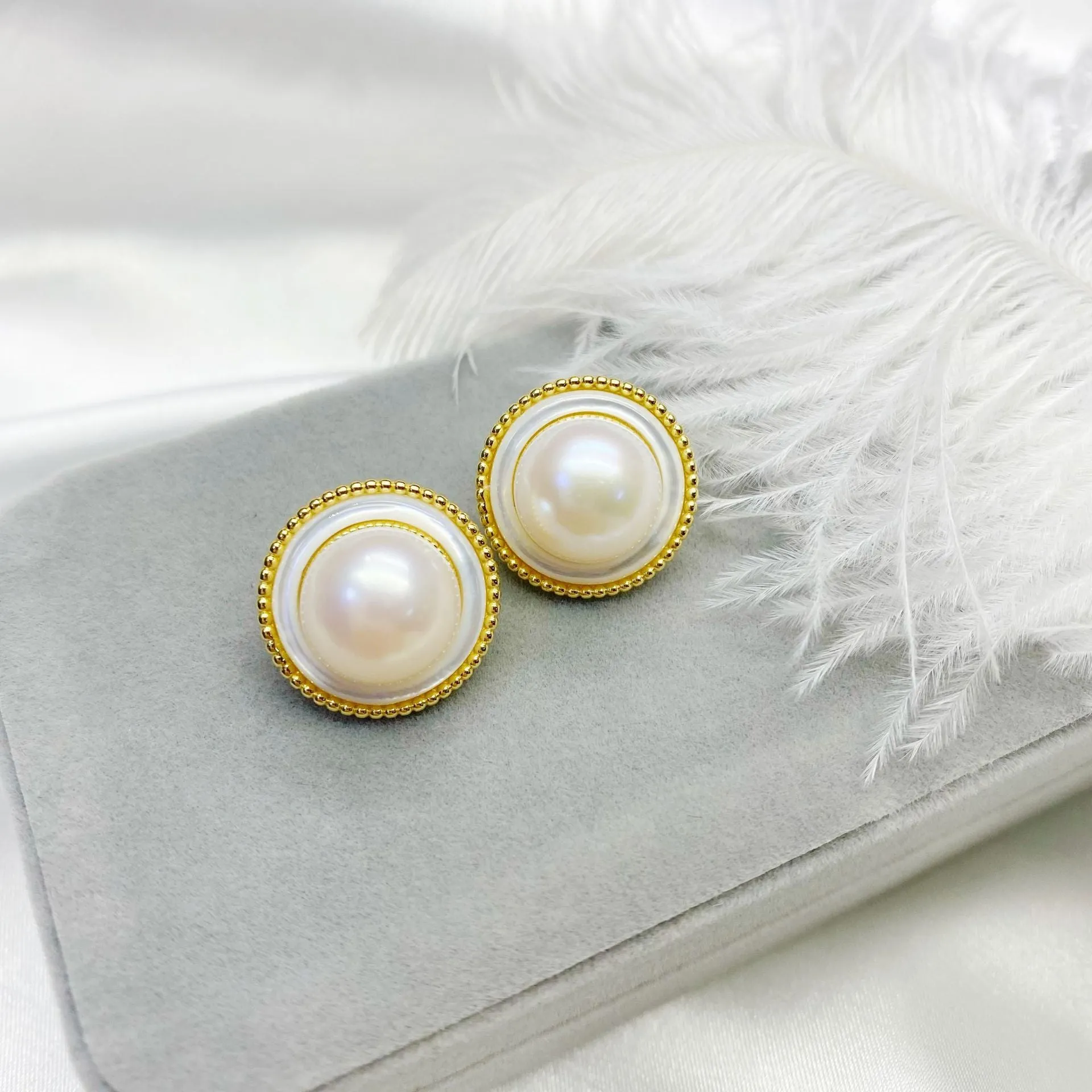 Freshwater Pearl Embed Mother of Pearl Earrings