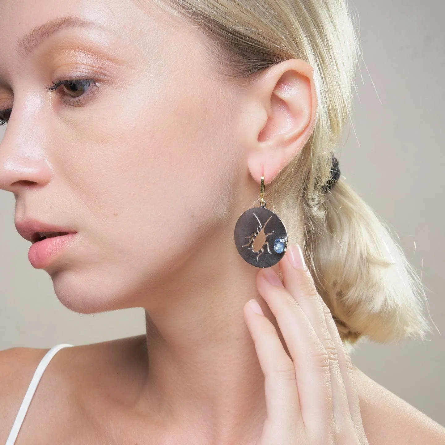 Gokiburi Blue Sapphire Earrings