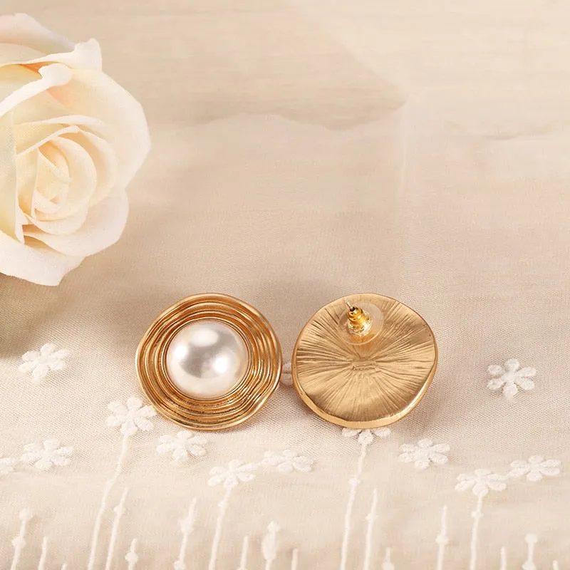 Gold Round Pearl Earring