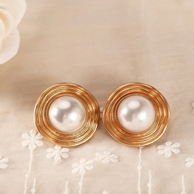 Gold Round Pearl Earring