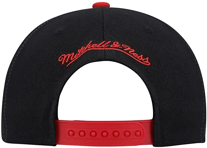 Mitchell & Ness Men's NBA Sharktooth Snapback Cap