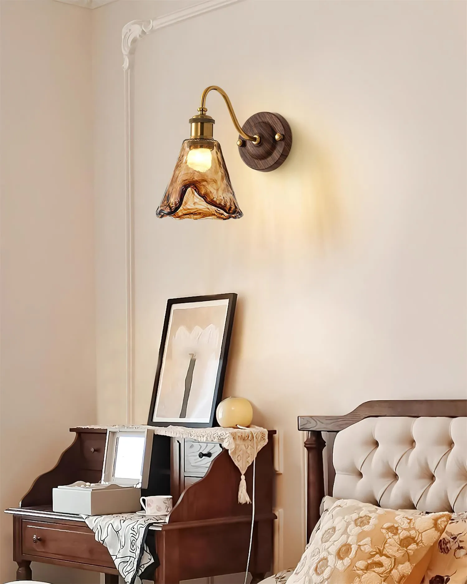 Nalia Amber Wall Lamp