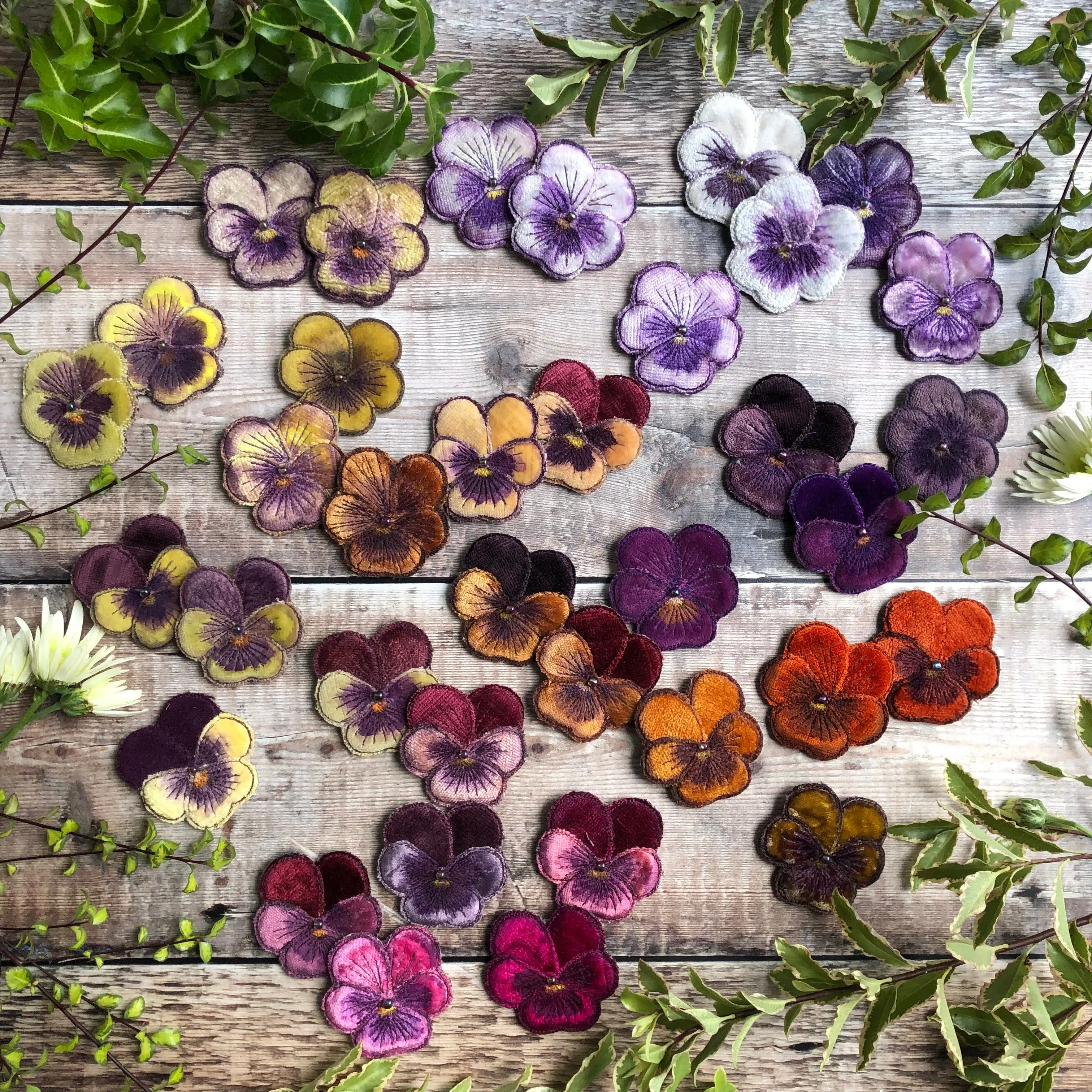 Pansy flower brooch