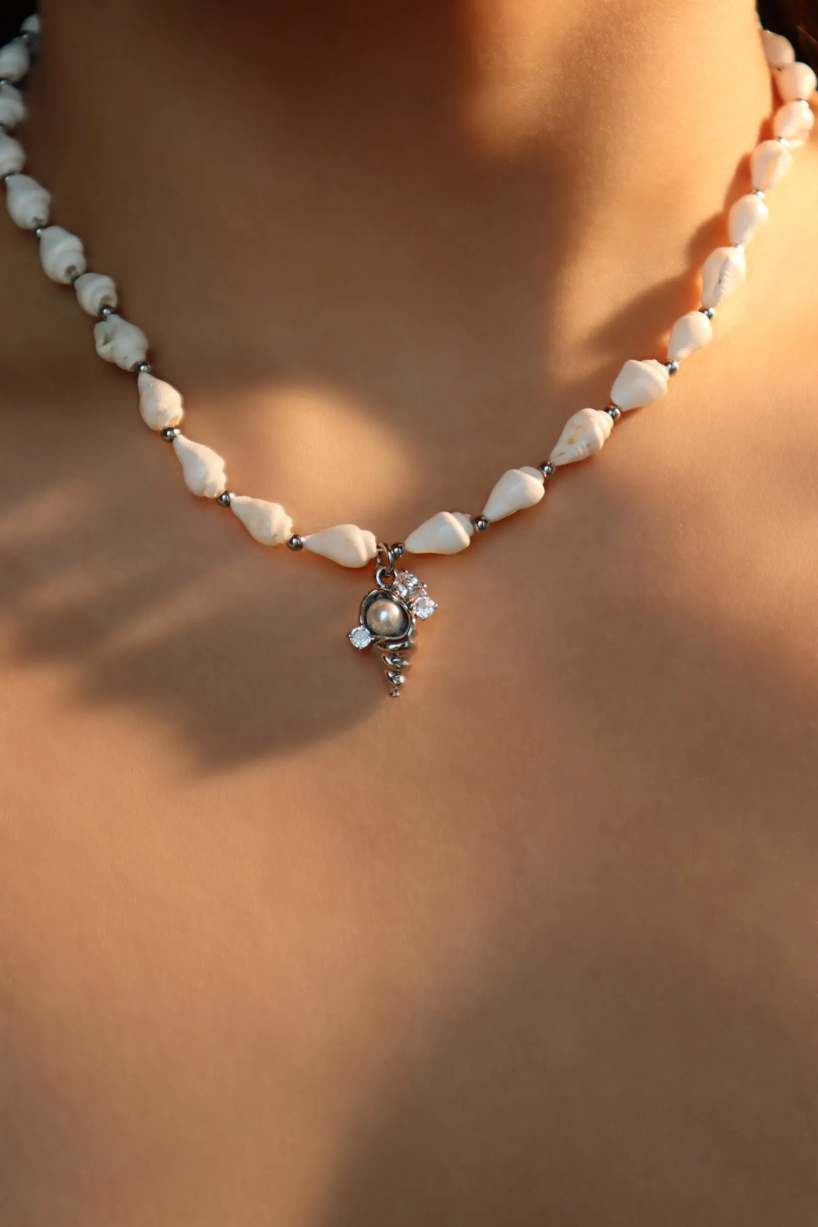 Platinum Plated Natural Shell Pearl Necklace