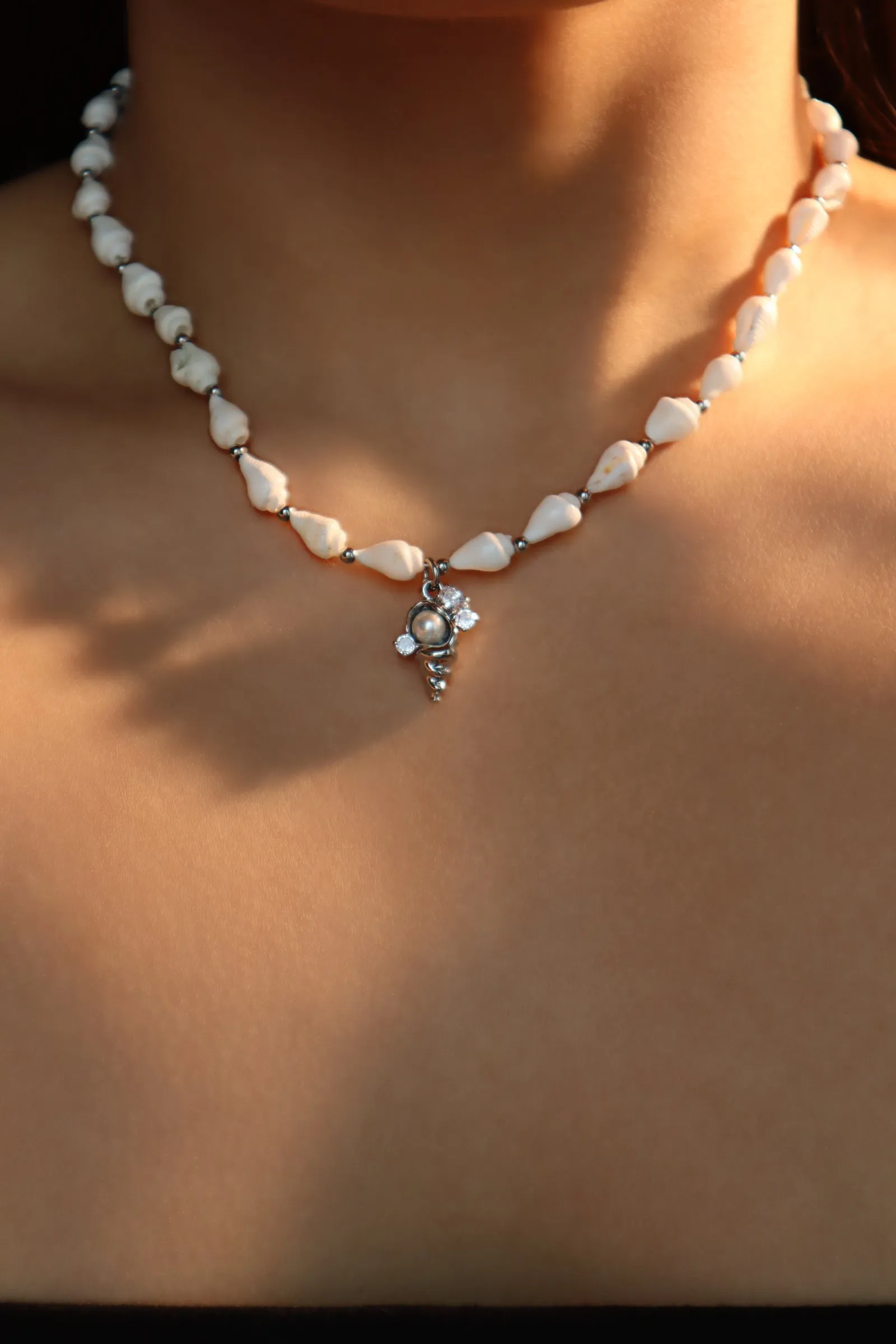 Platinum Plated Natural Shell Pearl Necklace