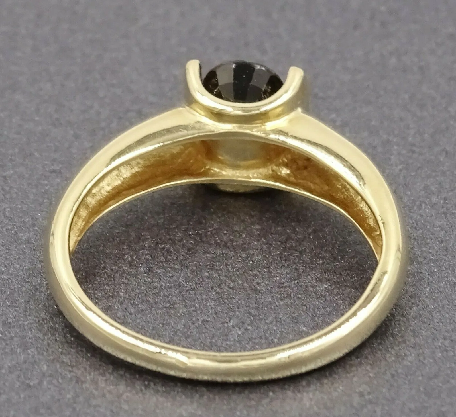 Sapphire 10ct Yellow Gold Ring