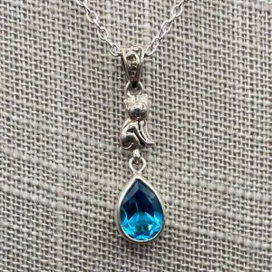 Sterling Silver Cat Blue Topaz Gemstone Necklace