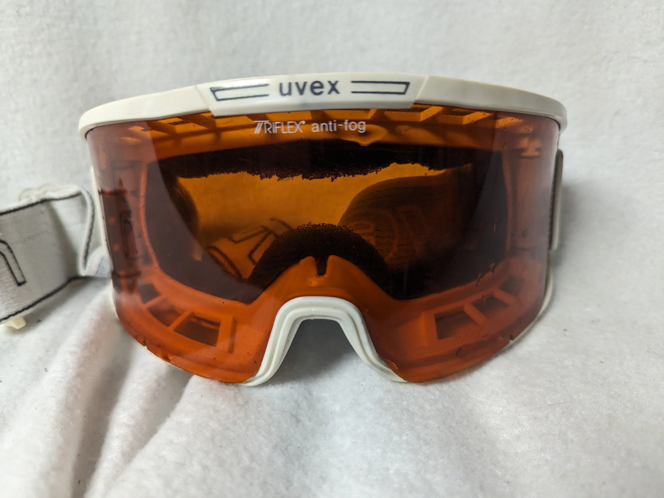 Uvex Ski/Snowboard Goggles Size Adult Color White Condition Used